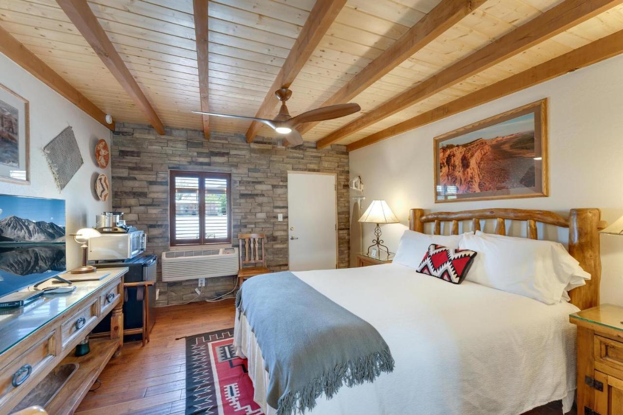 Stone Lizard Lodge Бландинг Экстерьер фото